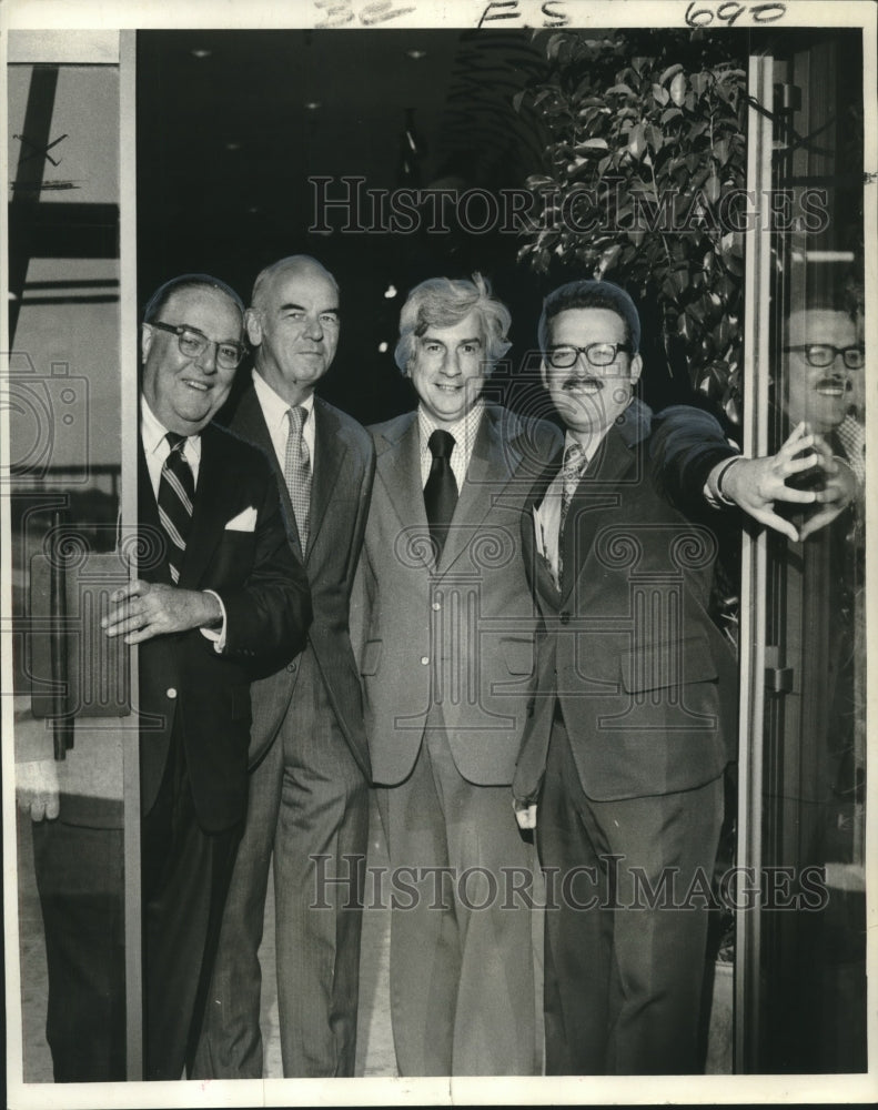 1973 Press Photo Company leaders, opening D. H. Holmes store, Lake Forest - Historic Images