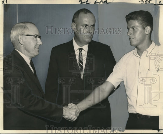 1964 Press Photo Southeastern Louisiana College Hammond Register 4,000th Student-Historic Images