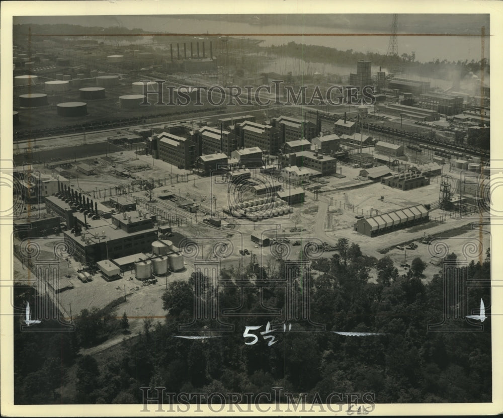 Press Photo View of Dupont Plant - noo15276 - Historic Images