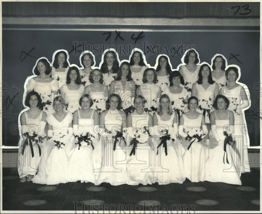 1975 Essex Club&#39;s annual soiree &amp; presentation of daughters. - Historic Images