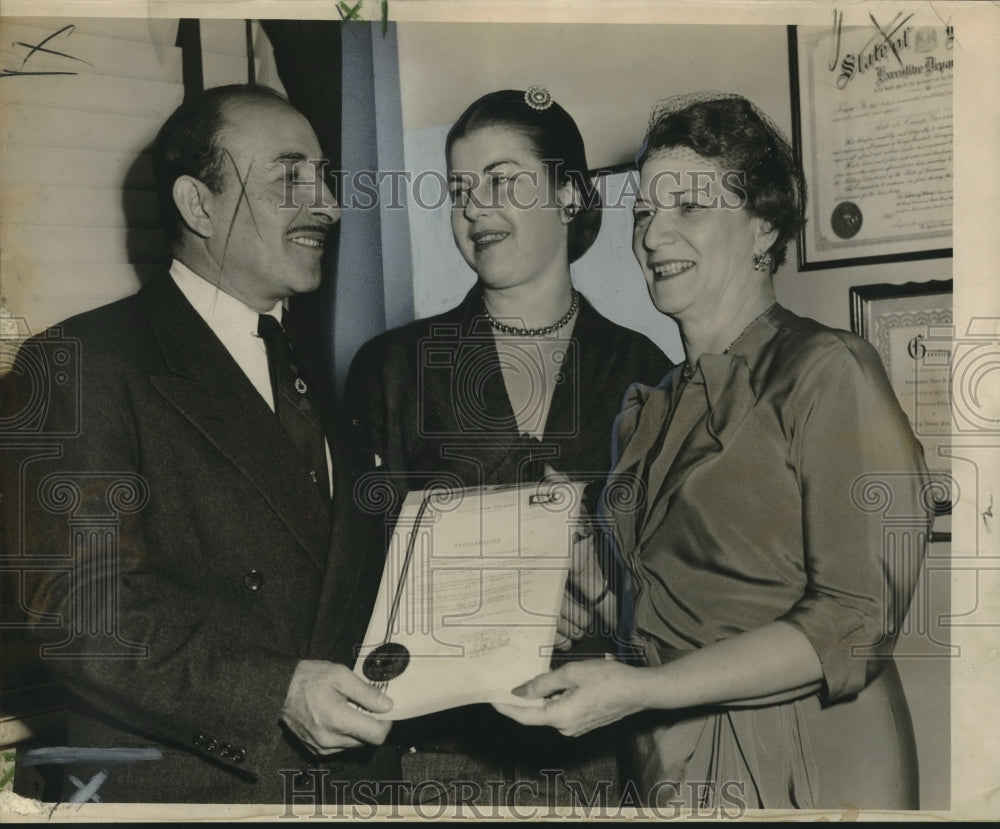 1953 Press Photo Art Association Guild of New Orleans leaders with Mayor Schiro-Historic Images