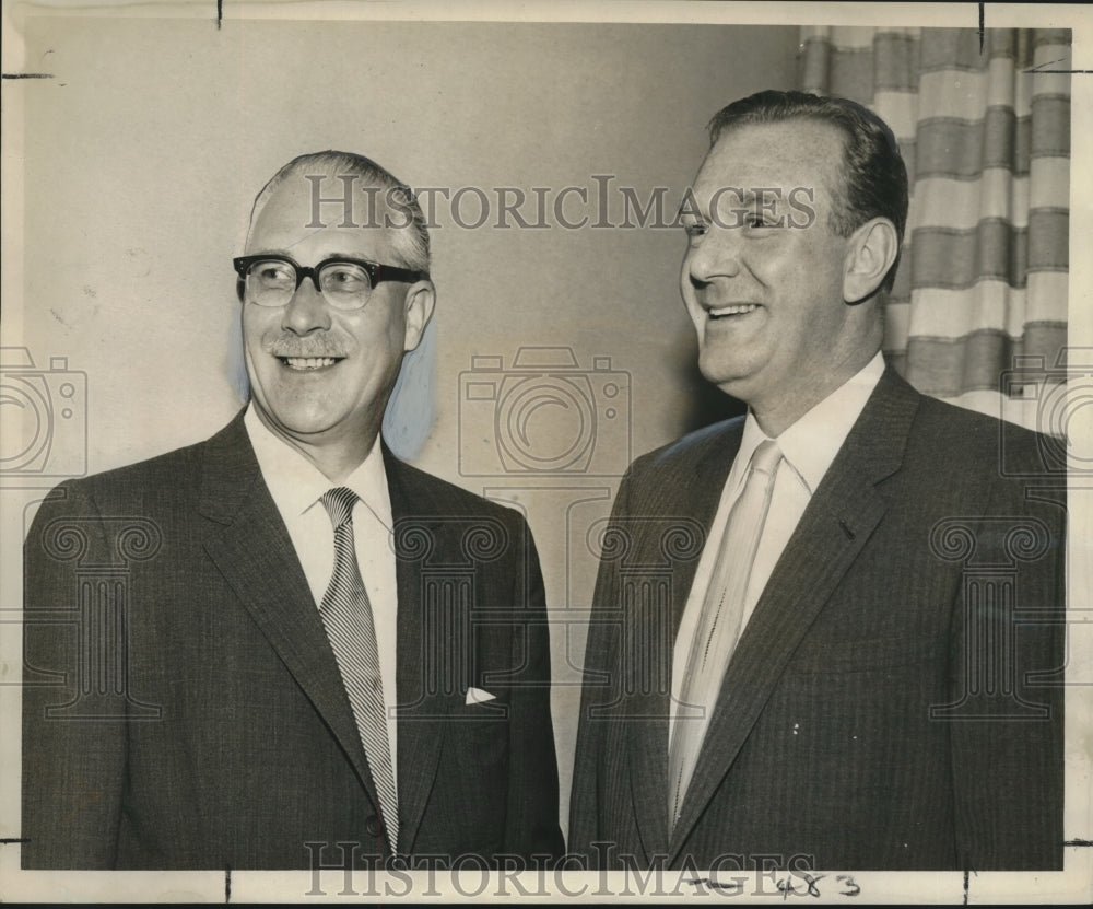 1960 Press Photo Randolph Dunshire, Haig &amp; Haig Scotch, &amp; another in New Orleans-Historic Images