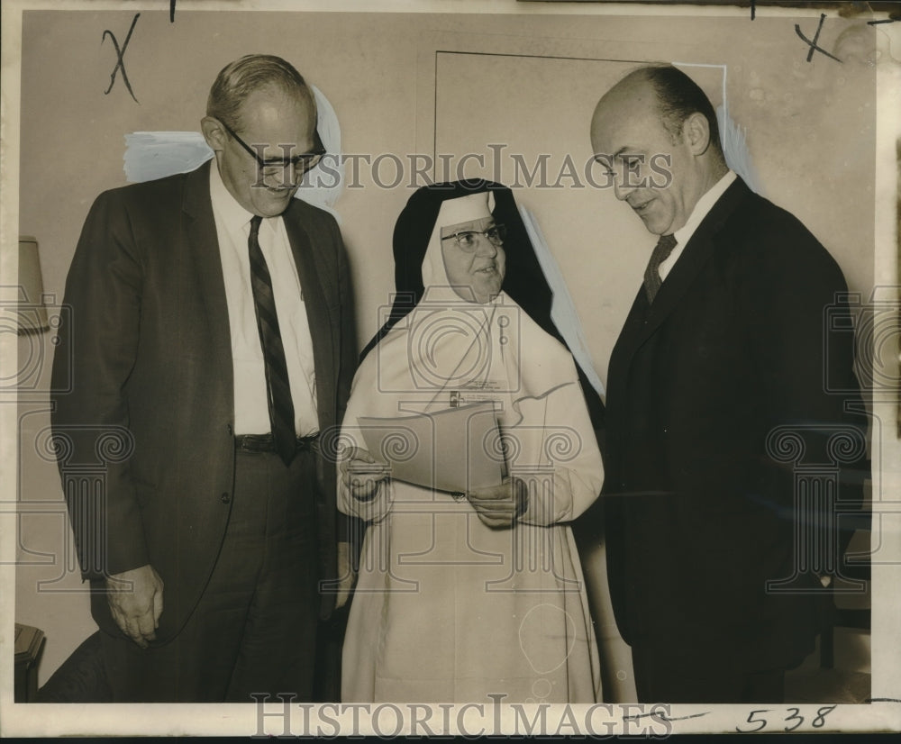 1967 Press Photo Dr. David Fanshel &amp; others at Child Welfare League conference.-Historic Images