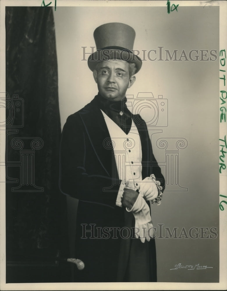 1951 Henri Feux, baritone for Opera La Trauiata at Municipal - Historic Images