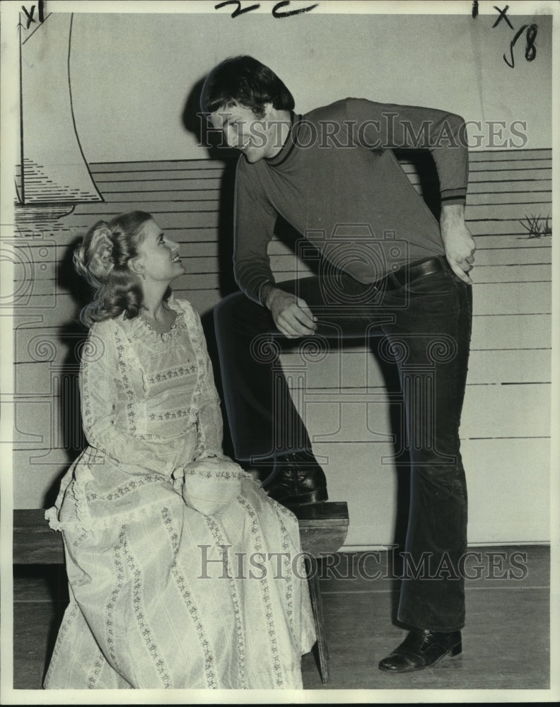 1975 Press Photo Actors Janet Malory, Marc Embree in &quot;Carousel,&quot; New Orleans - Historic Images