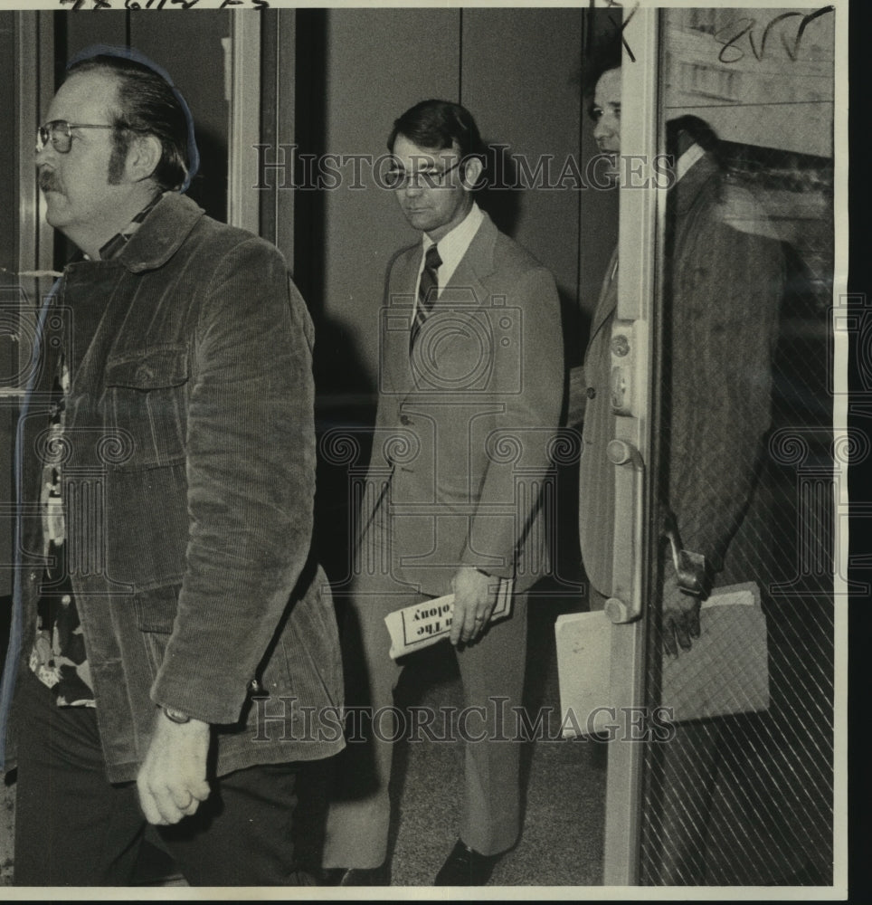 1976 Press Photo Two New Orleans Police Officers Arrested for Theft - noo16523 - Historic Images