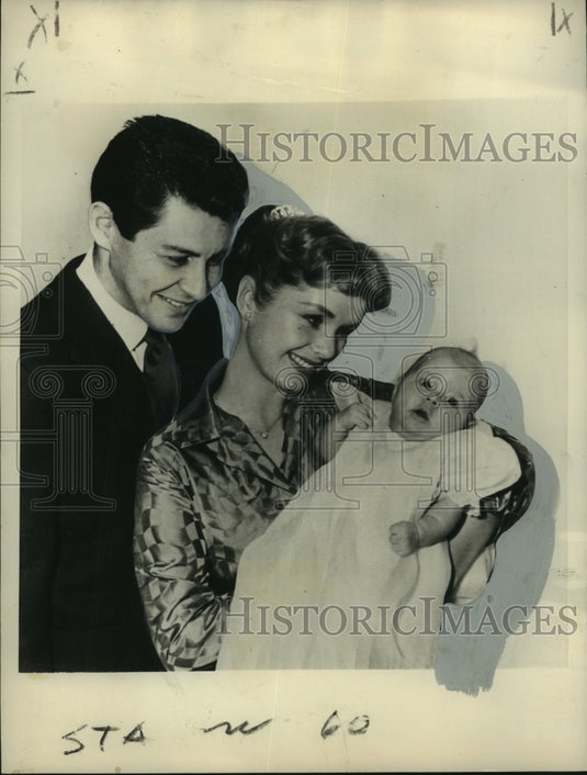 1957 Singer Eddie Fisher, Actress Wife Debbie Reynolds & baby Carrie - Historic Images