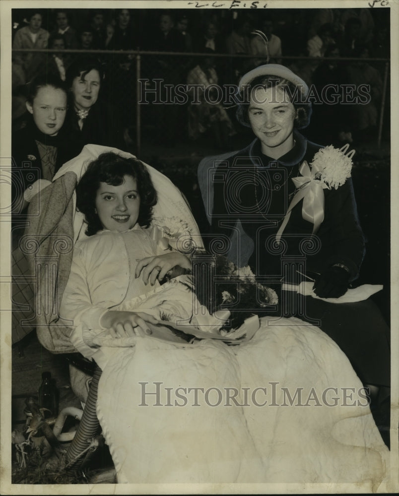 1954 Press Photo Co-queens at football game, Metairie and Kenner - noo17180-Historic Images