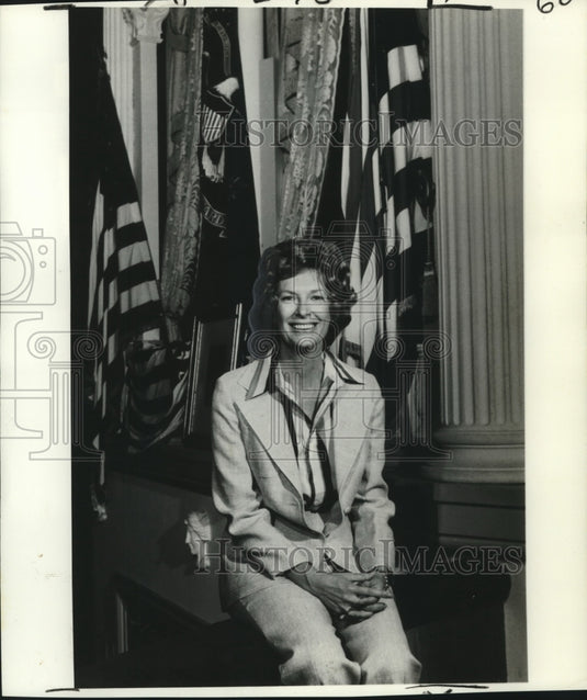 1977 Press Photo Frankie Hewitt, Ford's Theatre, historic Lincolns Box - Historic Images