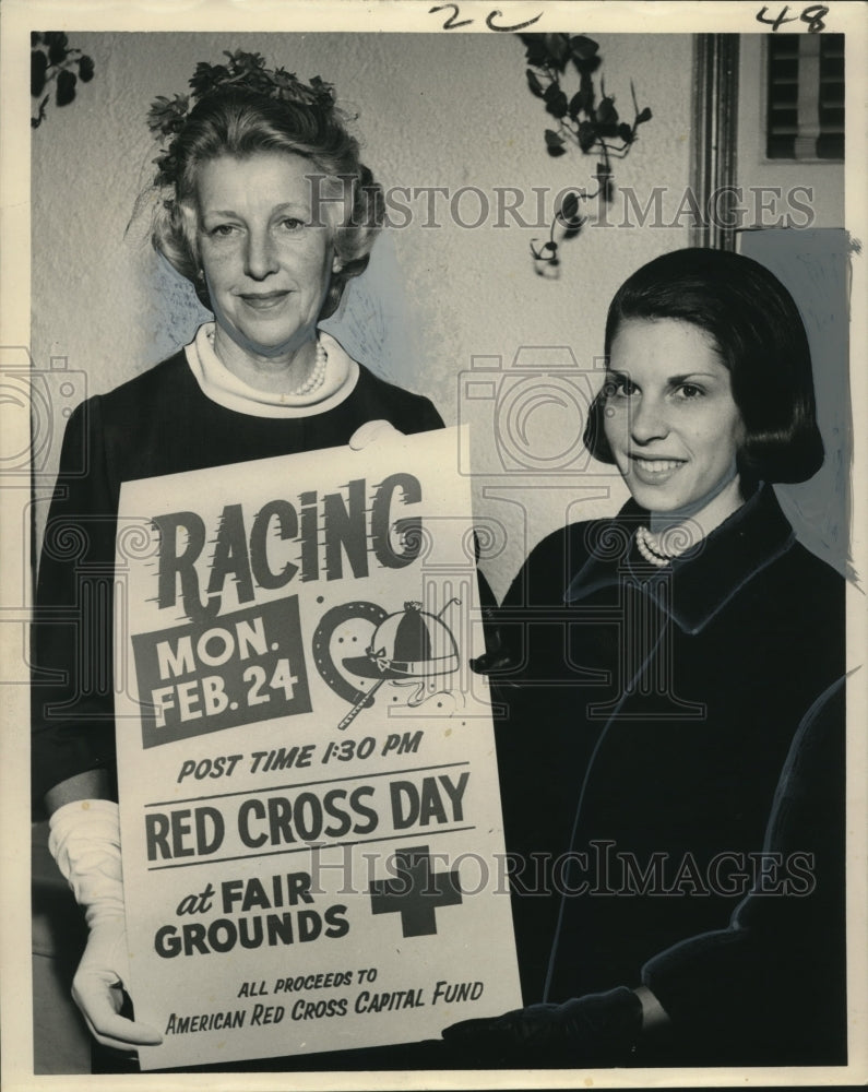 Press Photo Mrs. Charles N. Grohyear Jr. and Mrs Frank Friedler, Jr, Red Cross - Historic Images