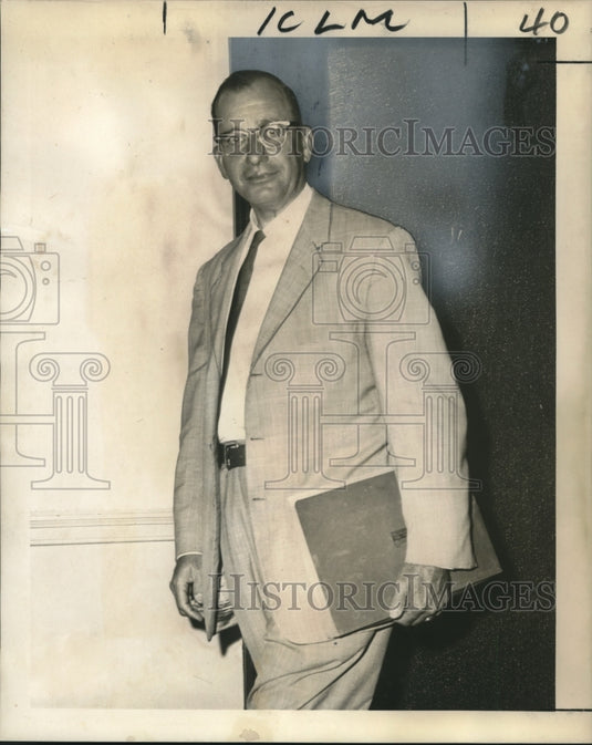 1965 New Orleans Plumbing Head Felix Fischer Arrives at Grand Jury - Historic Images
