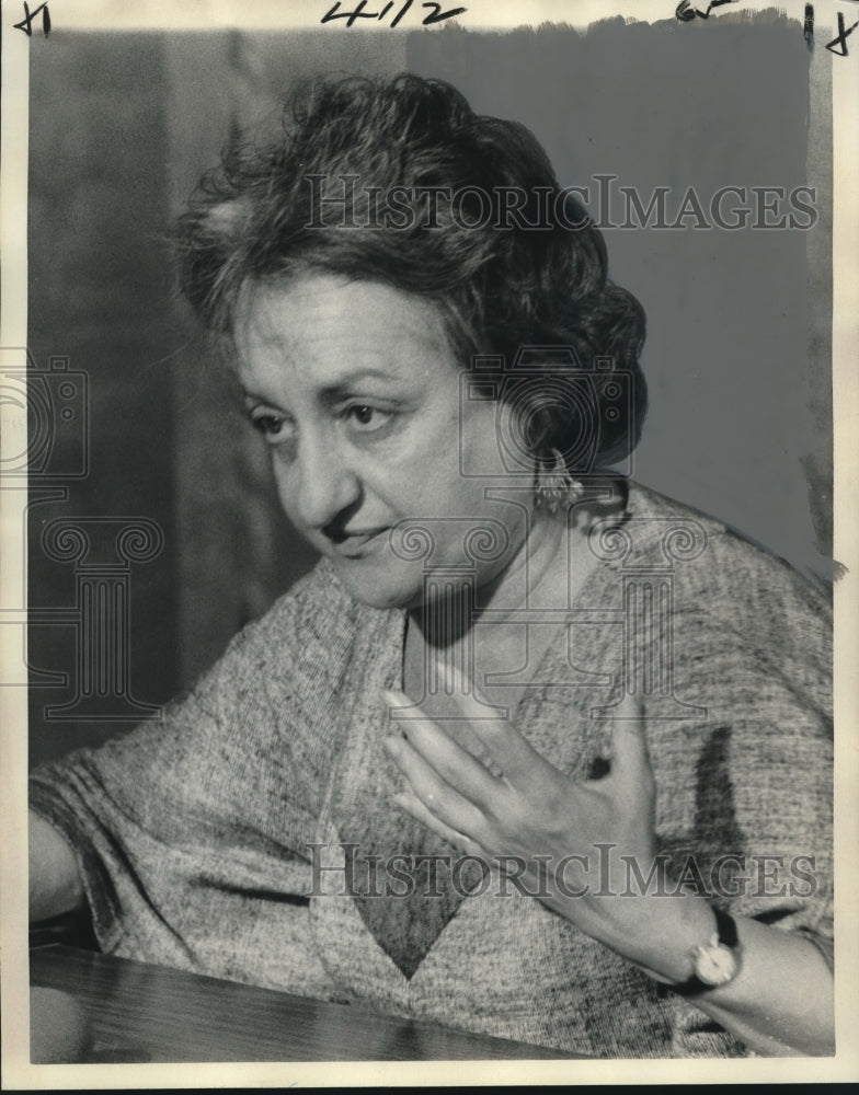 1975 Press Photo Author and feminist Mrs. Betty Friedan - noo17903 - Historic Images