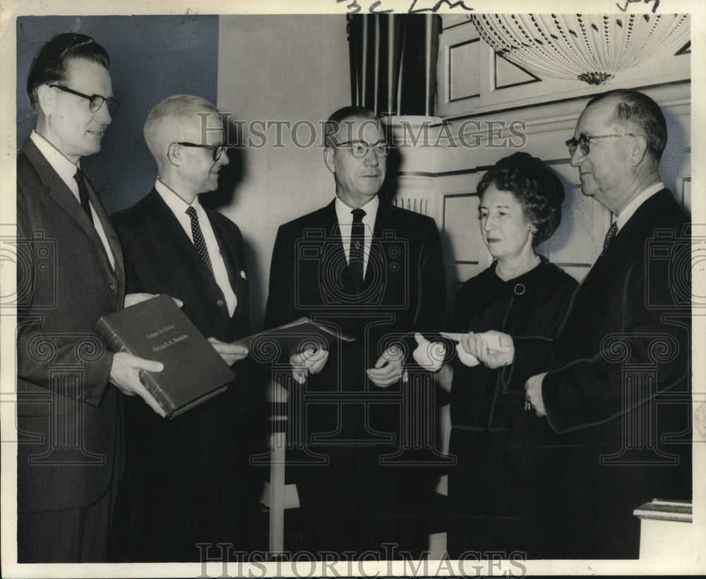 1984 Press Photo Bishop Marvin Franklin honored at Mississippi Methodist Conf. - Historic Images