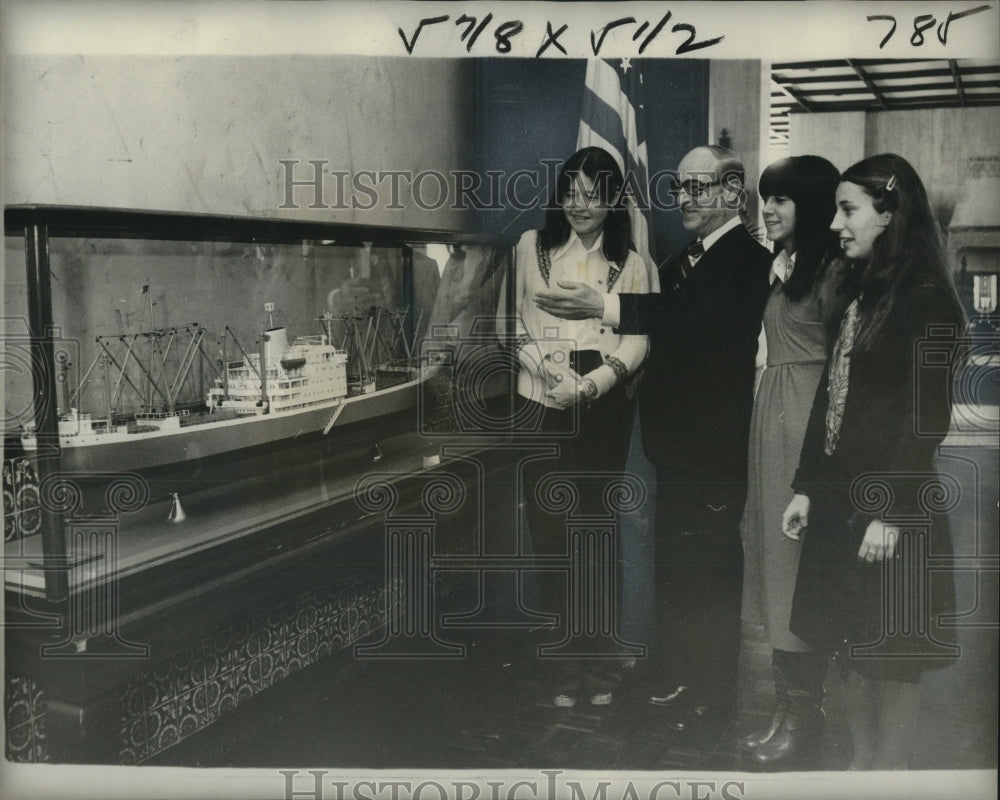 1978 Argentine consul general Jose Luis Blanco shows ship models - Historic Images