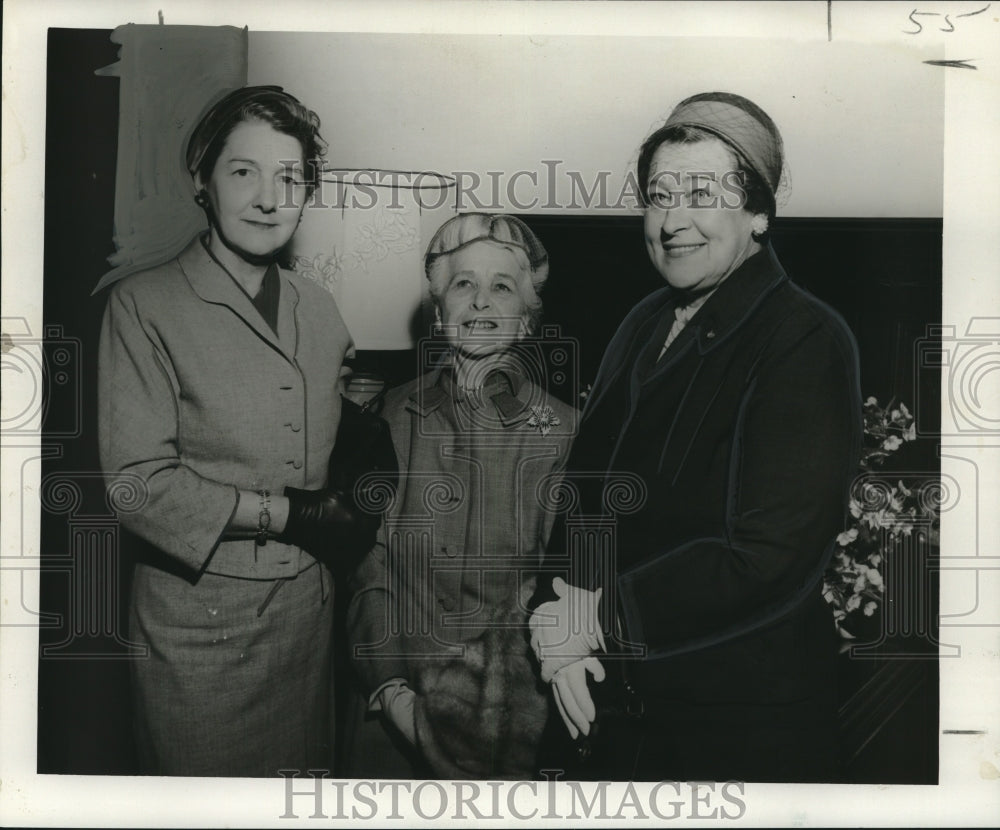 1958 Socialites Mrs. Louis Fortier, Mrs. Charles Keller &amp; Mrs. Pitts - Historic Images