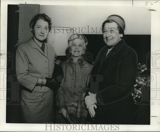 1958 Socialites Mrs. Louis Fortier, Mrs. Charles Keller & Mrs. Pitts - Historic Images