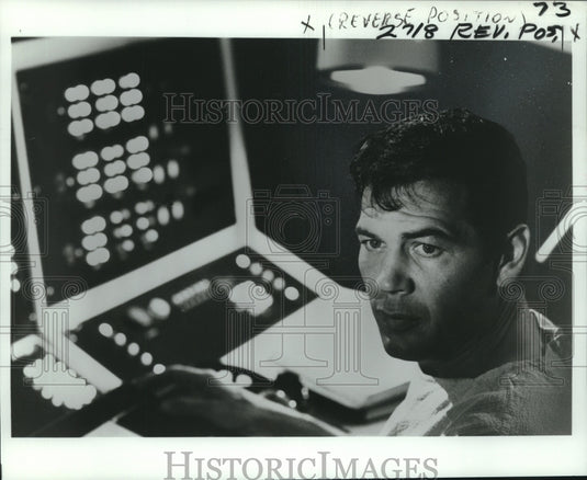 1979 Press Photo Robert Forster stars in sci-fi, The Darker Side of Terror - Historic Images