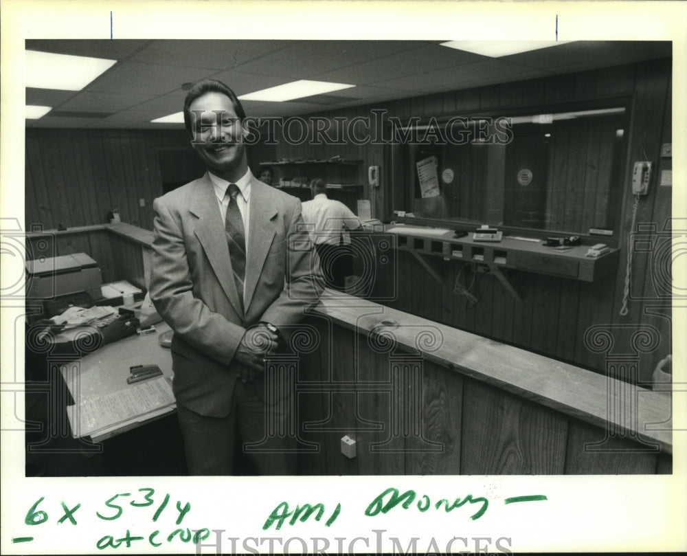 1990 Press Photo Cash America Pawn Company Vice President Raymond Fournet - Historic Images