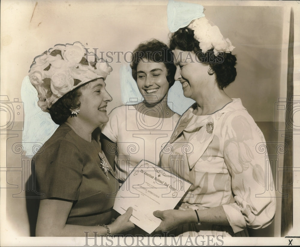 1964 Presidents&#39; Cooperative School officers given special awards. - Historic Images