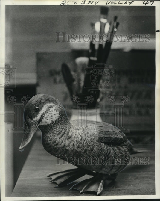 1975 Press Photo Hand-Painted Duck Decoy is a Product of Patience and Skill - Historic Images