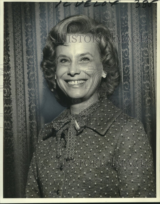 1984 Press Photo Mrs. Israel Fisher president of the General Hospital Auxiliary. - Historic Images