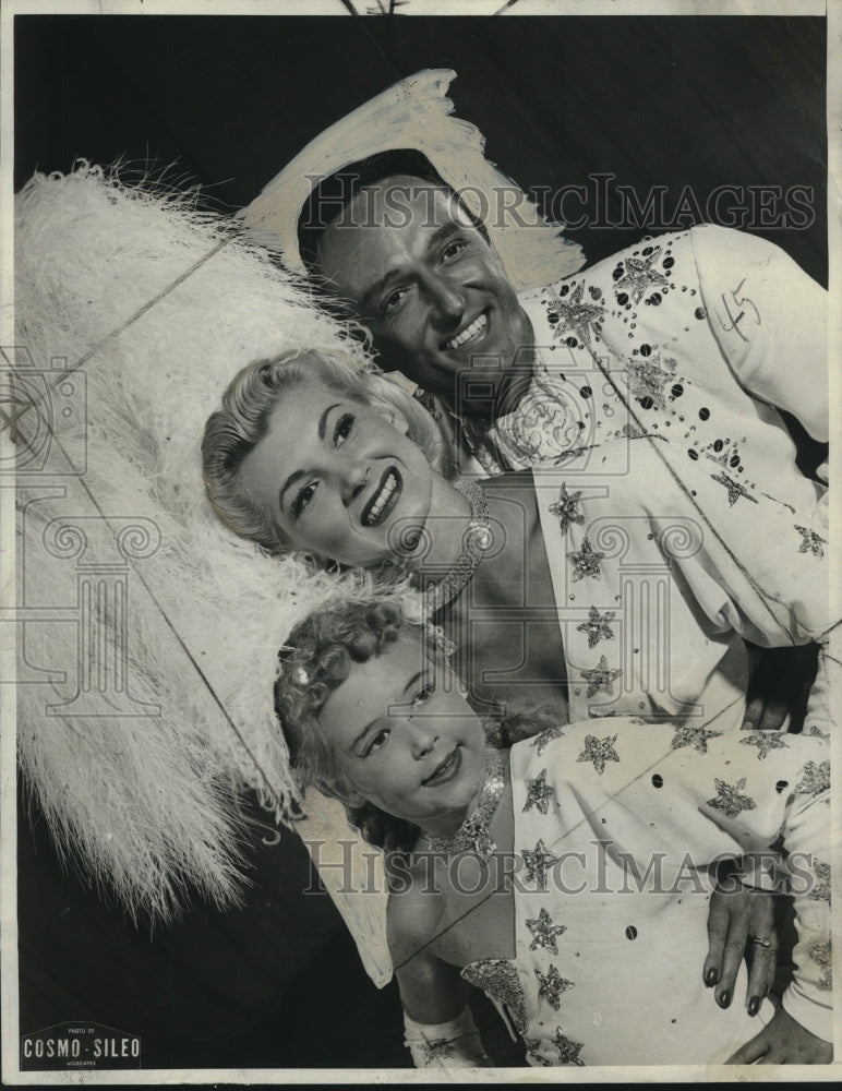 1951 Press Photo The Freisinger Family performing on &quot;Holiday on Ice of 1951&quot;-Historic Images