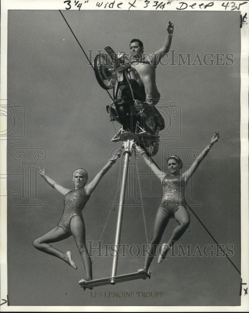 1972 Press Photo Lemoine Troupe at Fraternal Order of Police New Orleans Circus- Historic Images