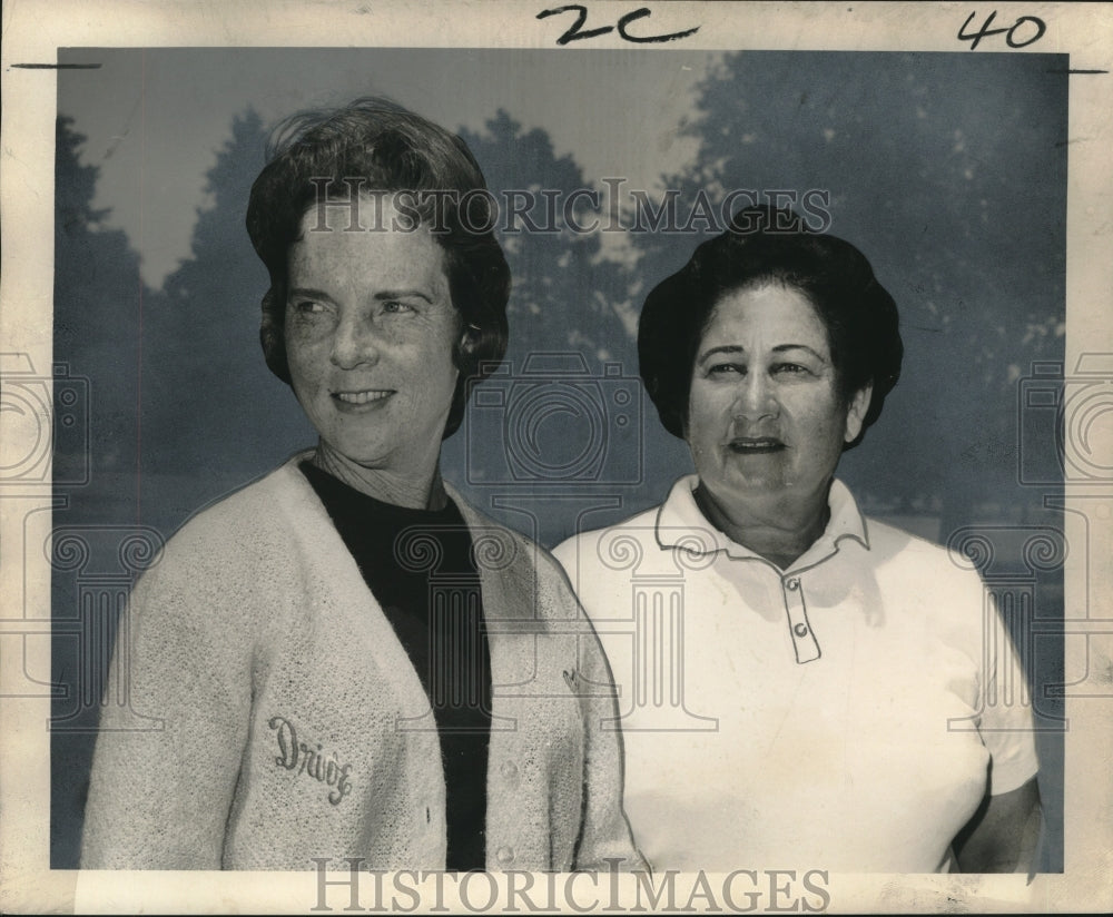 1965 Press Photo Mrs. Hunter Fox, winner of the Bayou Shores Golf Club.- Historic Images