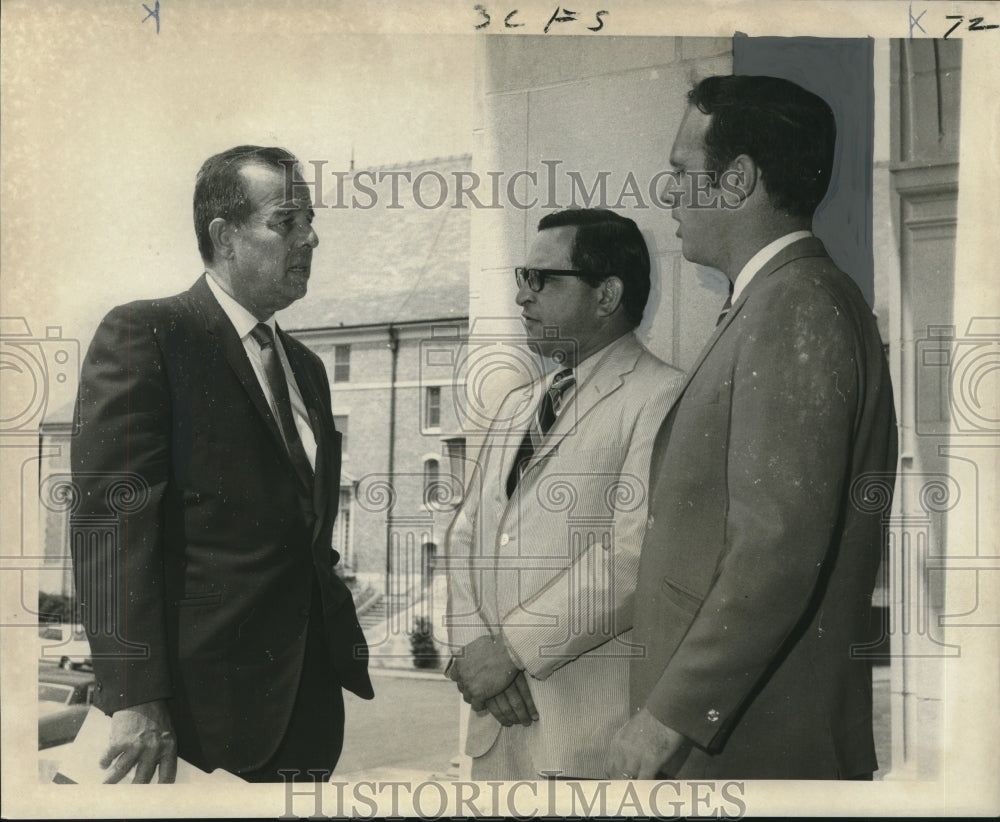 1969 Group discusses the state&#39;s welfare program at meeting-Historic Images