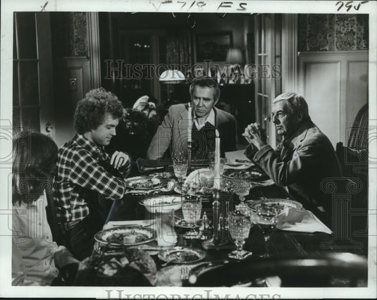 1978 Press Photo Cast of "Family" - "The Covenant" in Dinner Table Scene - Historic Images