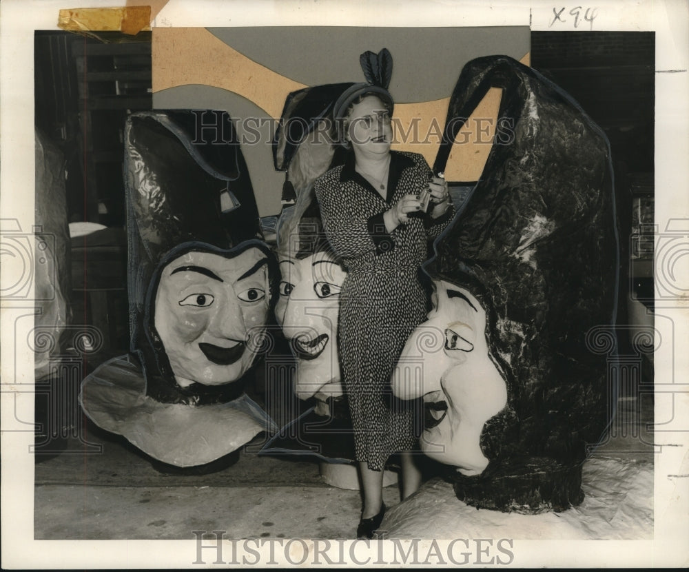 1950 New Orleans City Decorator Betty Finnan with Mardi Gras Jesters-Historic Images