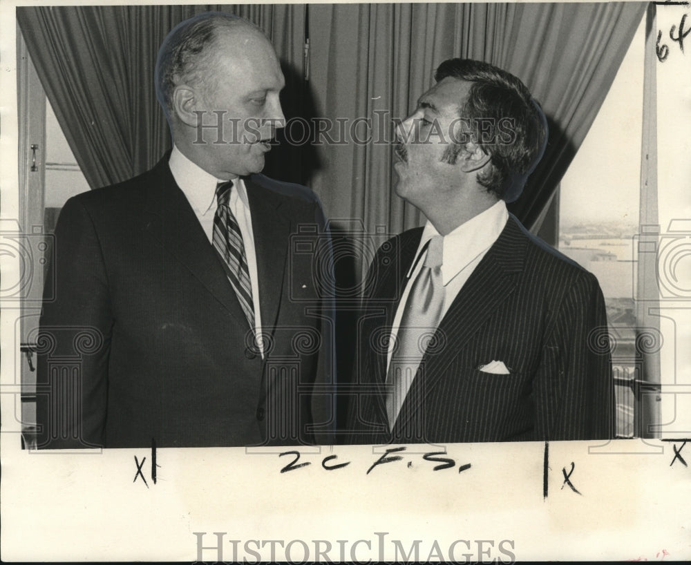 1973 Press Photo Alberto Fowler With John Richardson At the Monteleone Hotel-Historic Images