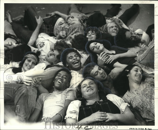 Press Photo Cast Members in "Hair," Gallery Circle Theatre, New Orleans - Historic Images