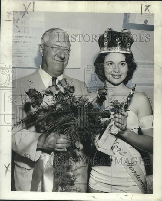 1957 Press Photo Miss SBARD Yvonne Gautie Crowned, Arabi - noo20495 - Historic Images
