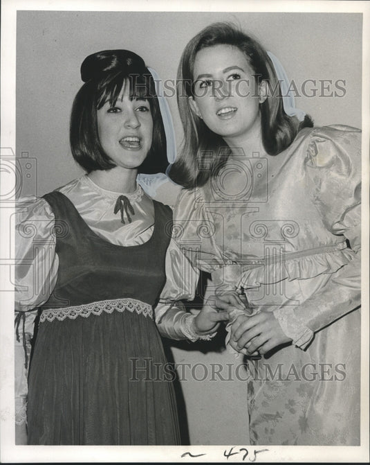1966 Dominican College Actors Rehearse "A Midsummer Night's Dream" - Historic Images