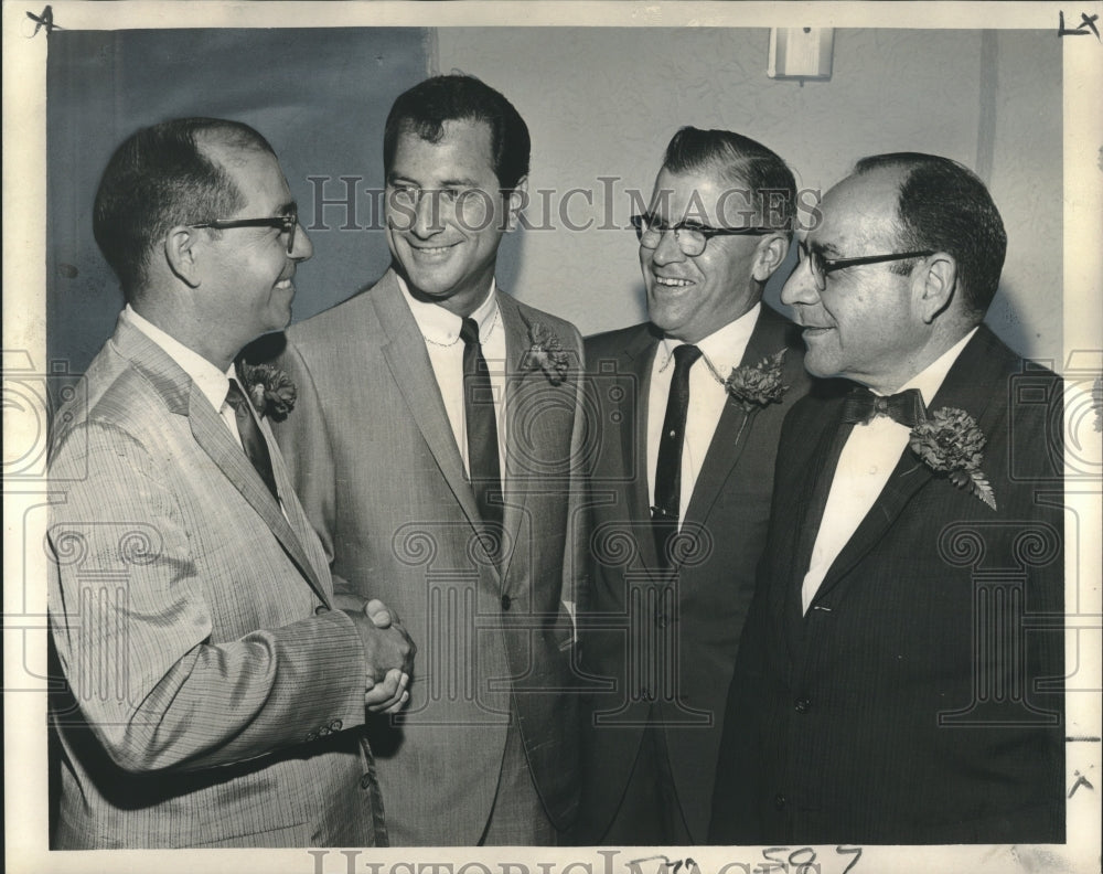 1965 Press Photo Harahan Businessmen&#39;s Association President Greets New Officers-Historic Images