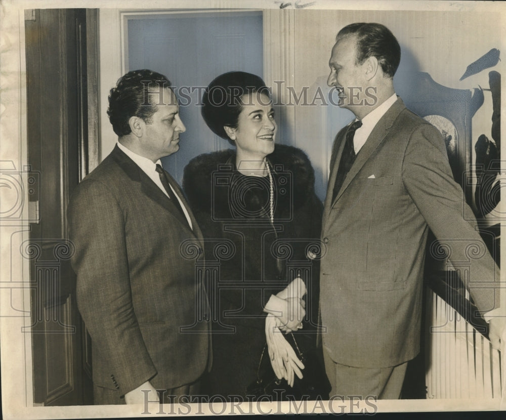 1964 Singers &amp; Conductor at New Orleans Opera Luncheon - Historic Images