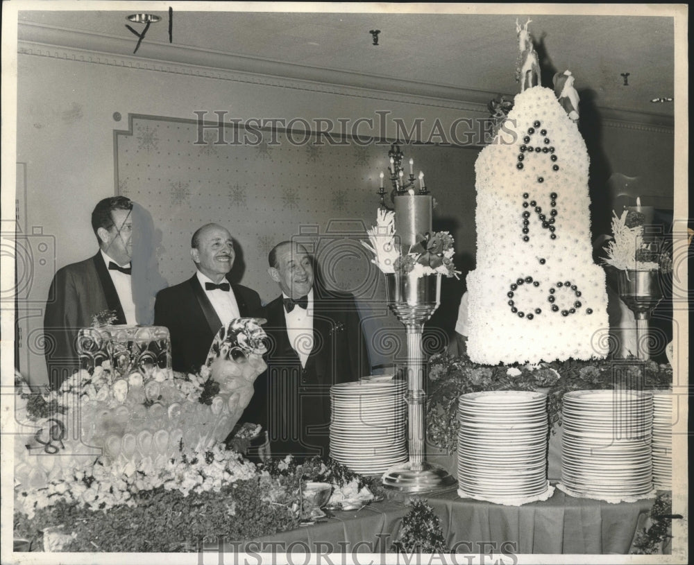 1967 Officials View Redone Municipal Auditorium Room, New Orleans - Historic Images