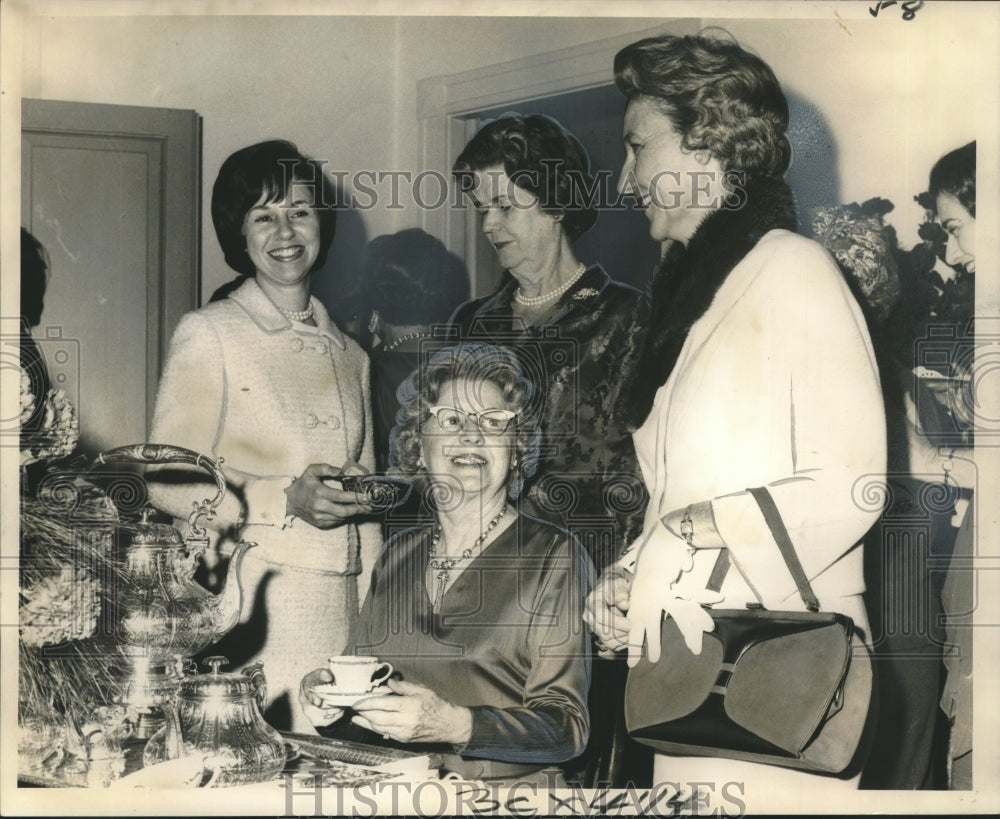 1964 De Paul Hospital Guild Christmas Tea Guests, New Orleans - Historic Images