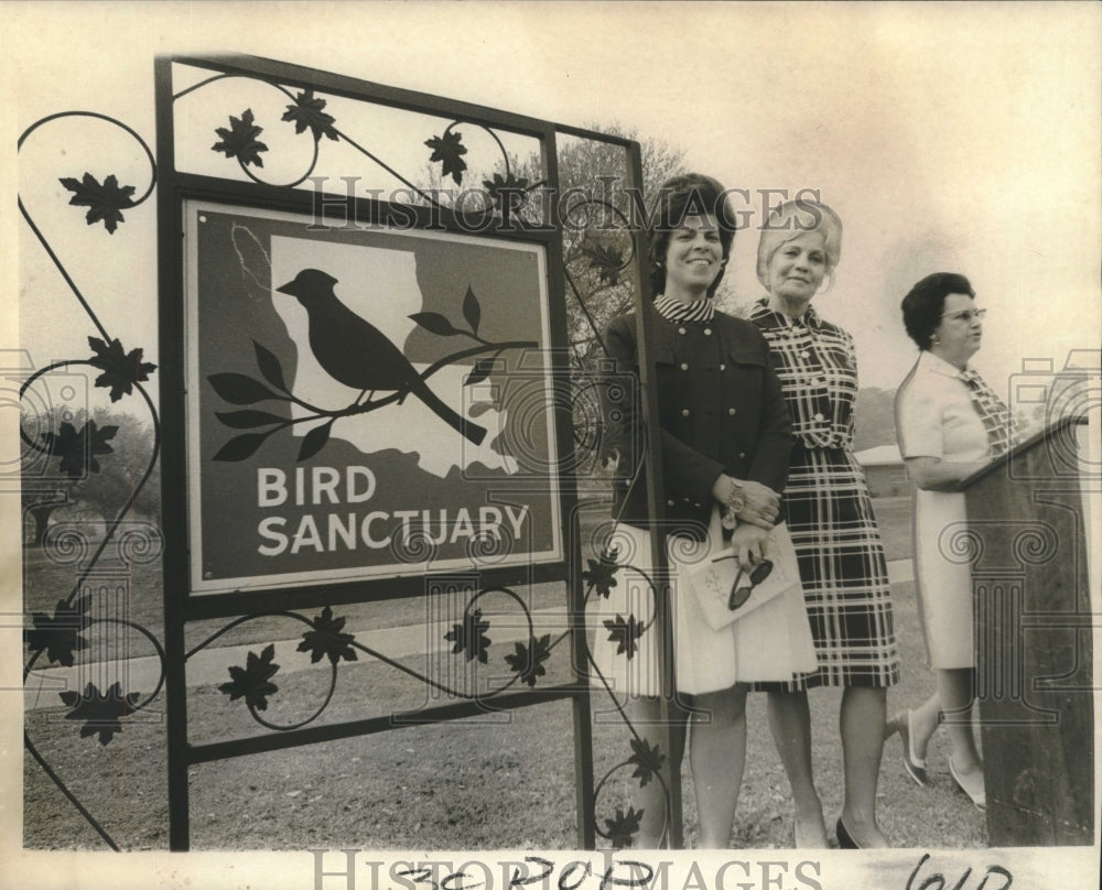 1972 Press Photo Principals at Lake Vista Bird Sanctuary Dedication, New Orleans-Historic Images