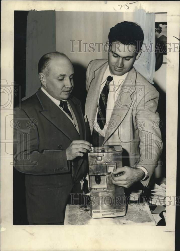 1949 Press Photo Inventors Carlos Giron-Cerna &amp; Arturo Aguirre Diaz - noo21774 - Historic Images