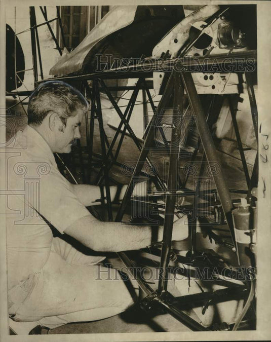 1972 Donald Gillam, Pilot Building a Plane - Historic Images