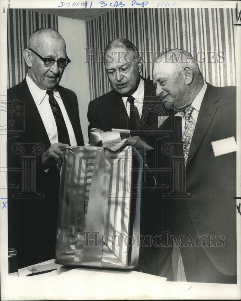 1970 Press Photo Shreveport  &amp; New Orleans Judges Receive Retirement Awards - Historic Images