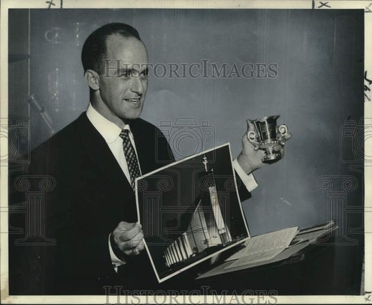 1963 Vincent L. Goodman receives first place national lighting award - Historic Images
