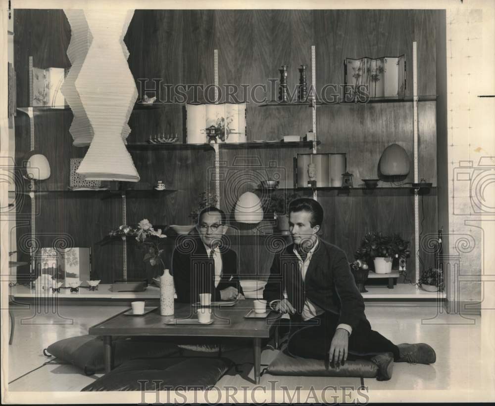 1962 Press Photo David F. Gentry, Director, "Things Oriental" Gallery - Historic Images
