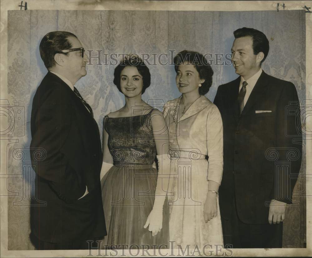 1960 Judge John Gutman talks with Metropolitan Opera winners-Historic Images