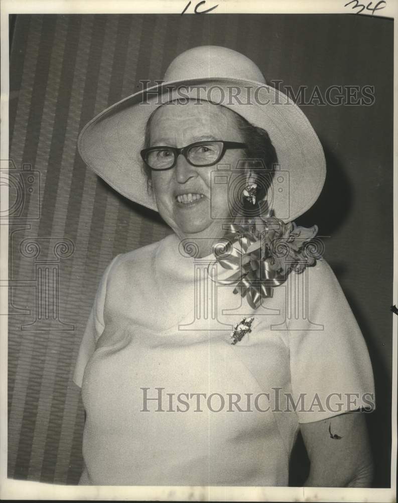 1968 Press Photo Mrs. Julius Guenther, Lakeside Home Demonstration Club - Historic Images