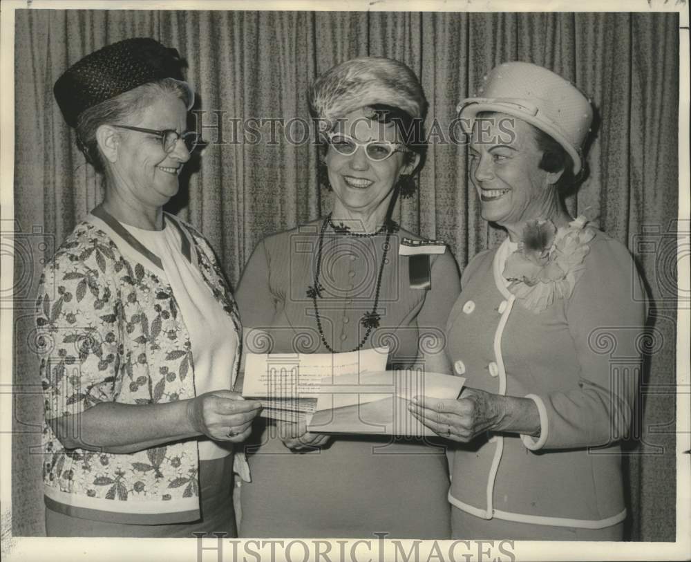 1967 Press Photo Louisiana Garden Club leaders at meeting in New Orleans - Historic Images