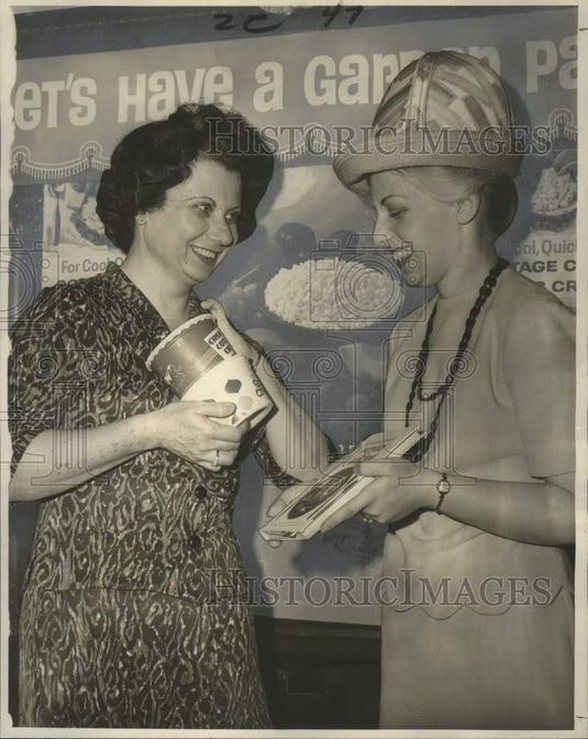 1966 Home Economists Discuss Sour Cream, Cottage Cheese Recipes - Historic Images