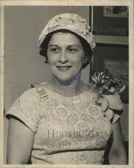 1960 Press Photo Mrs. Roy Hebert of New Orleans - noo27461-Historic Images